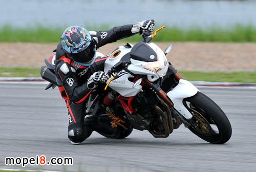 貝納利黃龍BJ600GS摩托車