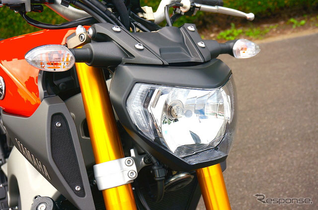雅馬哈運(yùn)動輕型摩托車MT-09