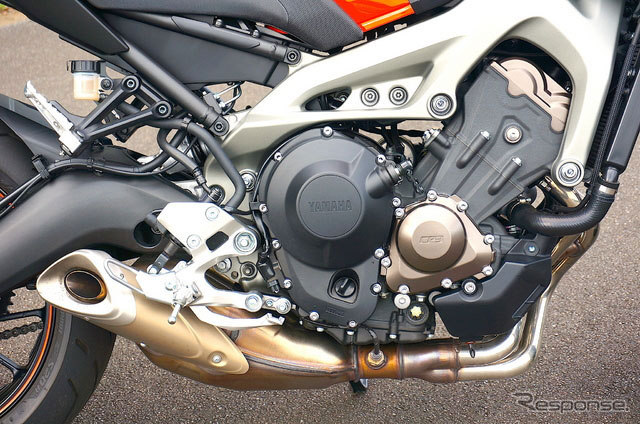 雅馬哈運(yùn)動輕型摩托車MT-09