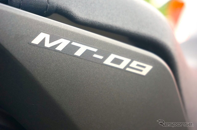 雅馬哈運(yùn)動輕型摩托車MT-09