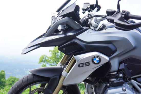 寶馬冒險(xiǎn)車型2014BMW R1200GS摩托車評(píng)測