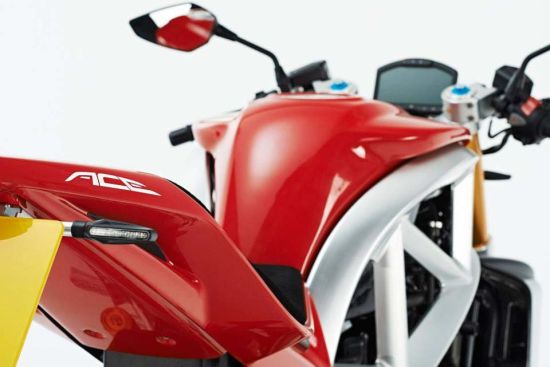 英國(guó)賽車豪門Ariel發(fā)布定制化摩托車ACE