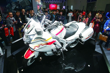 摩博會國賓護(hù)衛(wèi)車