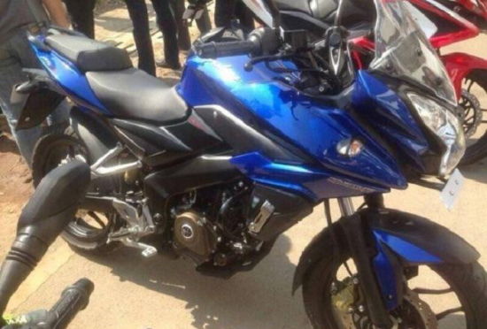 印度Bajaj(巴賈杰)運(yùn)動(dòng)ADV款摩托車(chē)圖片爆出
