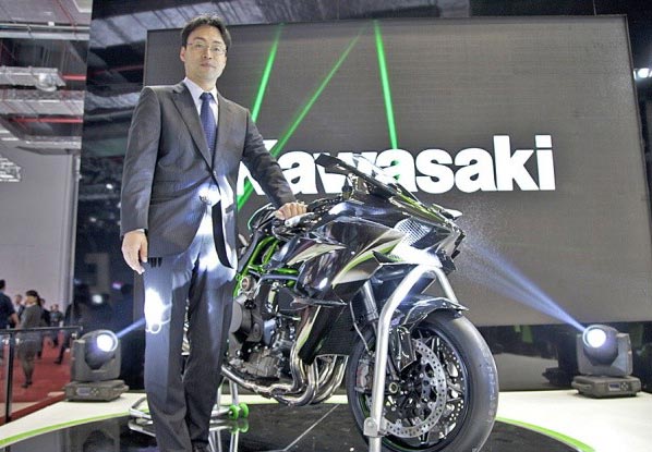 川崎摩托車Ninja H2R新品發(fā)布會在上海車展舉行