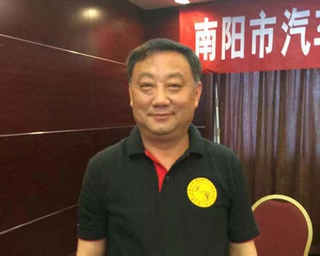 南陽市汽車摩托車運動協(xié)會會長劉蓓