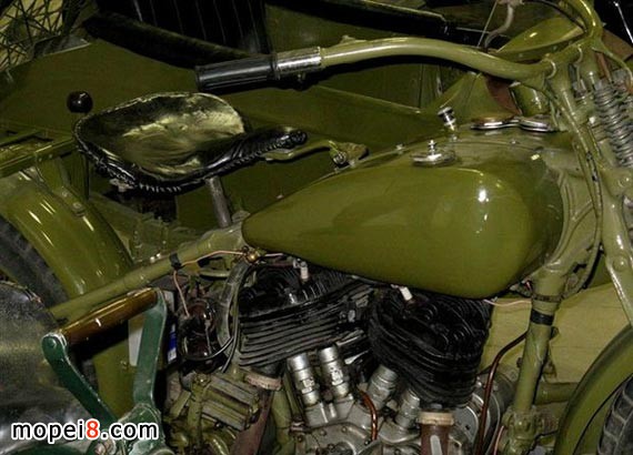 “97陸王”摩托車搭載了一臺VL1200型號的V型雙杠發(fā)動機